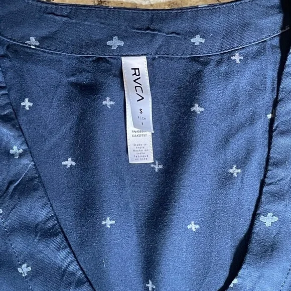 RVCA Women’s Fairness Mini Dress Size: Small - Picture 2 of 2